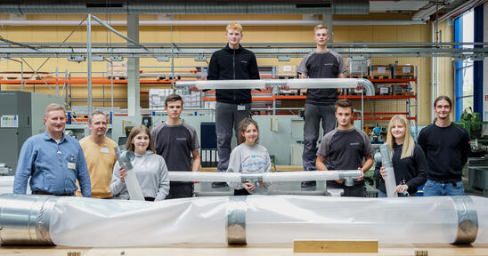 Hinweis: Alle Personen auf dem Gruppenbild sind geimpft und getestet.